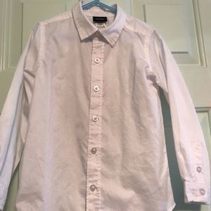 Boy’s white shirt
